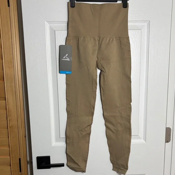 High-Rise Tan Leggings - Picture 3 of 3